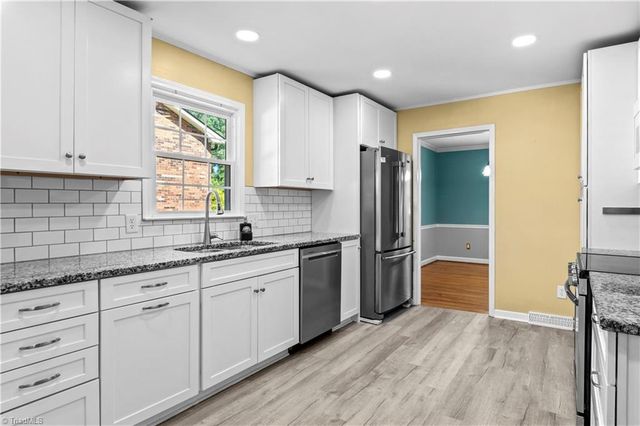 170 Queens Court, Clemmons, NC 27012