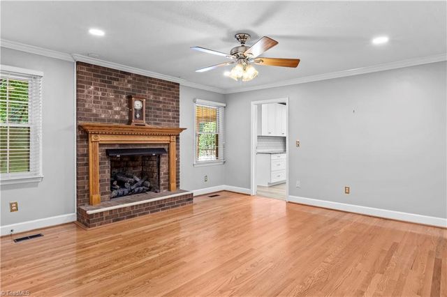 170 Queens Court, Clemmons, NC 27012