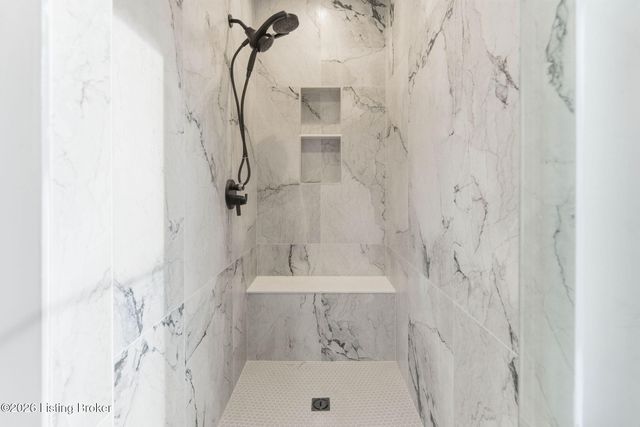 3973 Hidden Falls Dr, Prospect, KY 40059