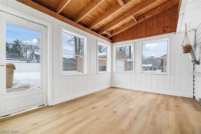 1912 Hanover Street, Cuyahoga Falls, OH 44221