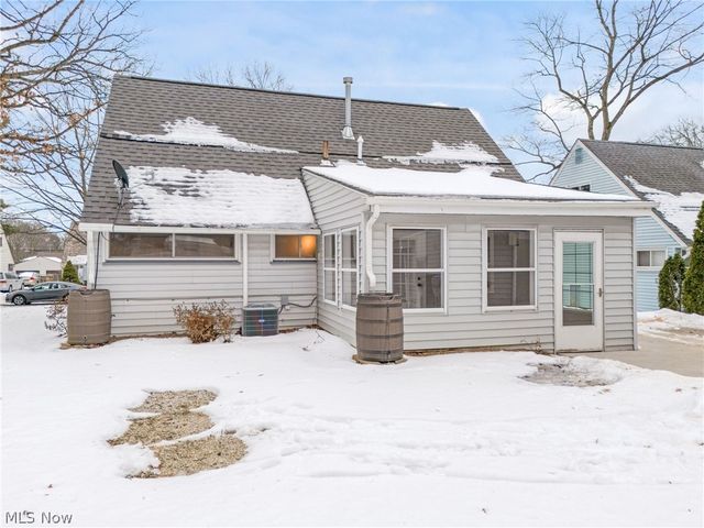 1912 Hanover Street, Cuyahoga Falls, OH 44221