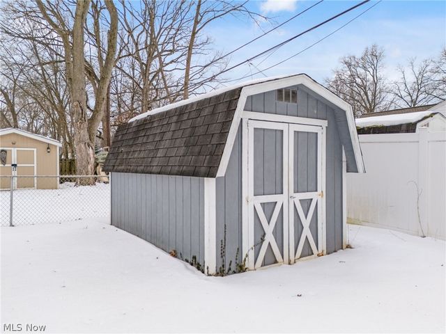 1912 Hanover Street, Cuyahoga Falls, OH 44221