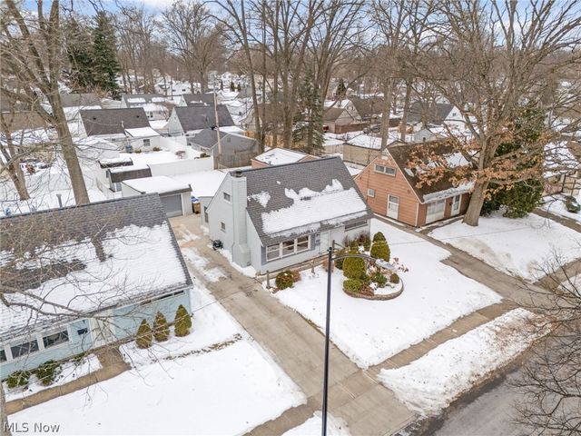 1912 Hanover Street, Cuyahoga Falls, OH 44221