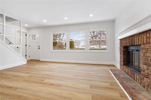 1912 Hanover Street, Cuyahoga Falls, OH 44221