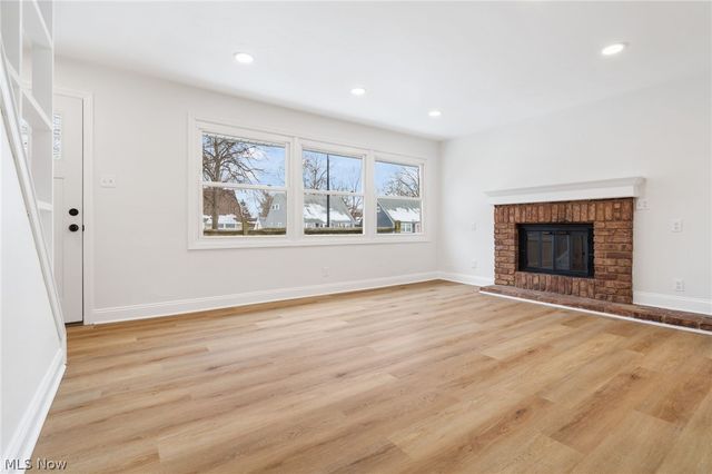 1912 Hanover Street, Cuyahoga Falls, OH 44221