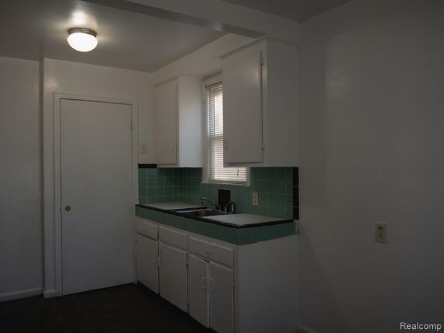 18240 Codding Street, Detroit, MI 48219