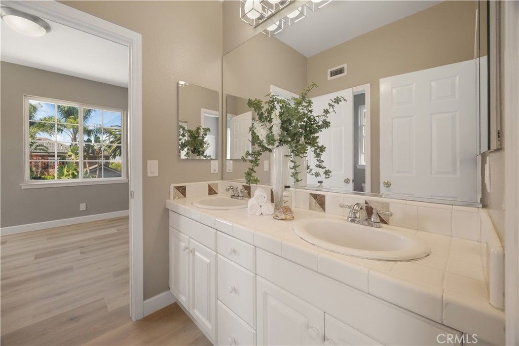 Image 41 of property listing at 9 Modesto, Irvine, CA 92602