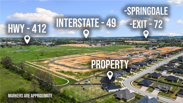 1052 Hickory Meadows Avenue, Tontitown, AR 72762