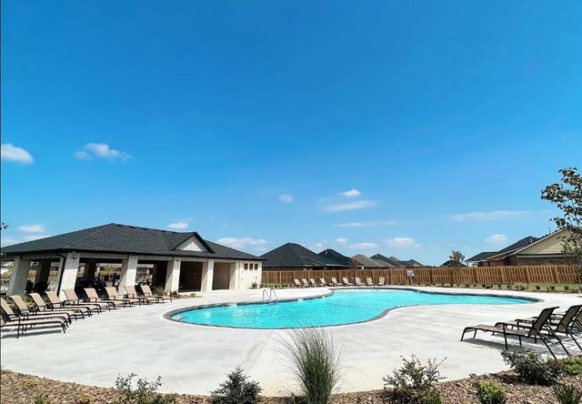 1052 Hickory Meadows Avenue, Tontitown, AR 72762