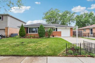 404 Virginia Place, Wheeling, IL 60090