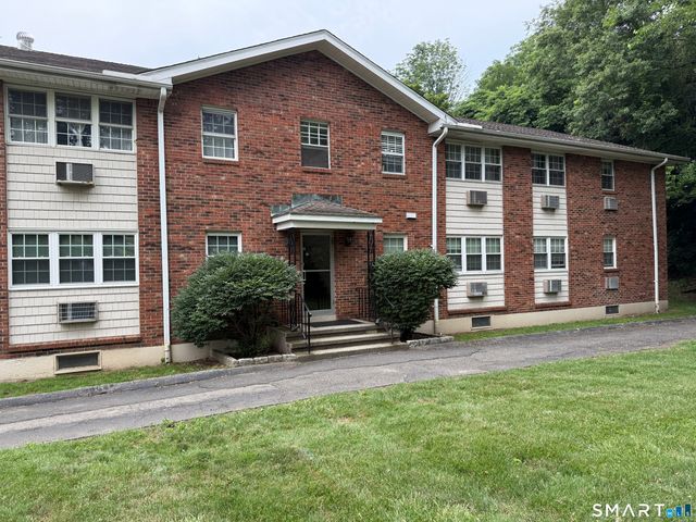 1000 Knapps Highway 29, Fairfield, CT 06825