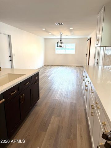 5924 E NORTH Lane, Paradise Valley, AZ 85253