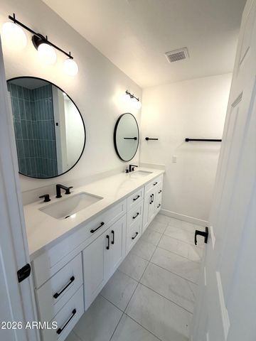 5924 E NORTH Lane, Paradise Valley, AZ 85253