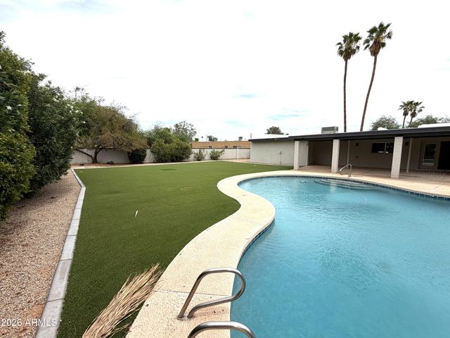 5924 E NORTH Lane, Paradise Valley, AZ 85253