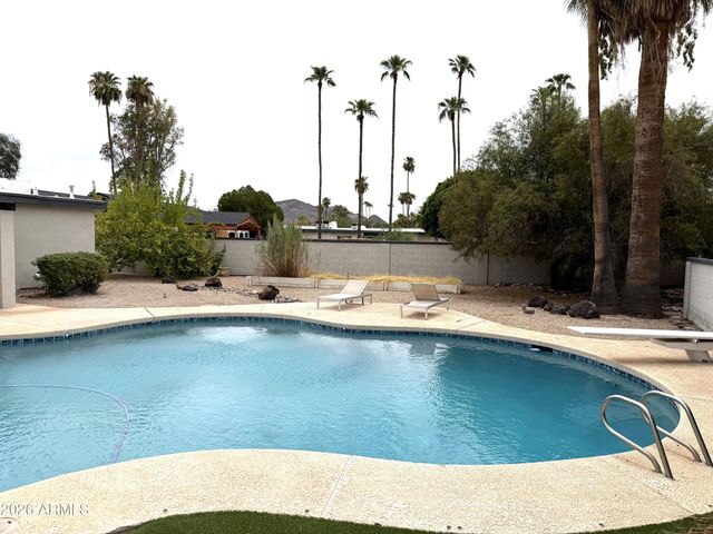5924 E NORTH Lane, Paradise Valley, AZ 85253