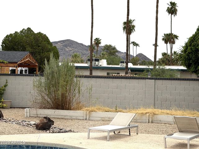 5924 E NORTH Lane, Paradise Valley, AZ 85253
