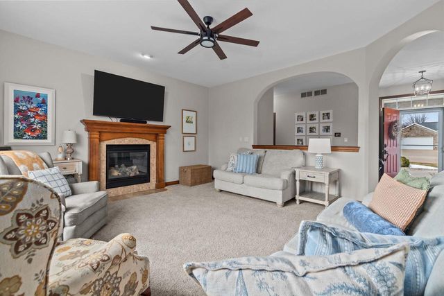 2304 HAYSACHER COURT, Kaukauna, WI 54130
