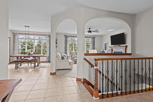 2304 HAYSACHER COURT, Kaukauna, WI 54130