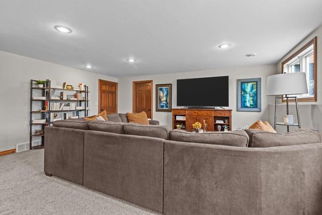 2304 HAYSACHER COURT, Kaukauna, WI 54130