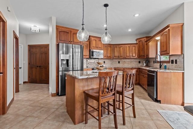 2304 HAYSACHER COURT, Kaukauna, WI 54130