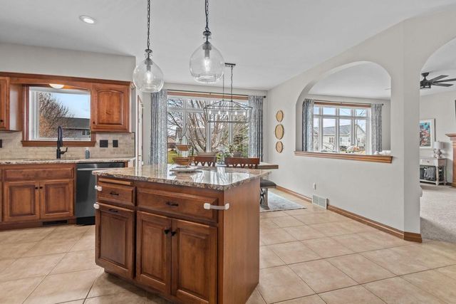 2304 HAYSACHER COURT, Kaukauna, WI 54130