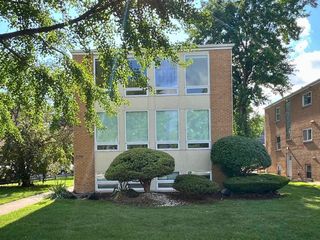 3014 Harlem Avenue G, Riverside, IL 60546