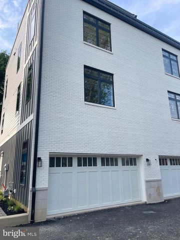 7519 R RIDGE, Philadelphia, PA 19128