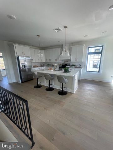7519 R RIDGE, Philadelphia, PA 19128
