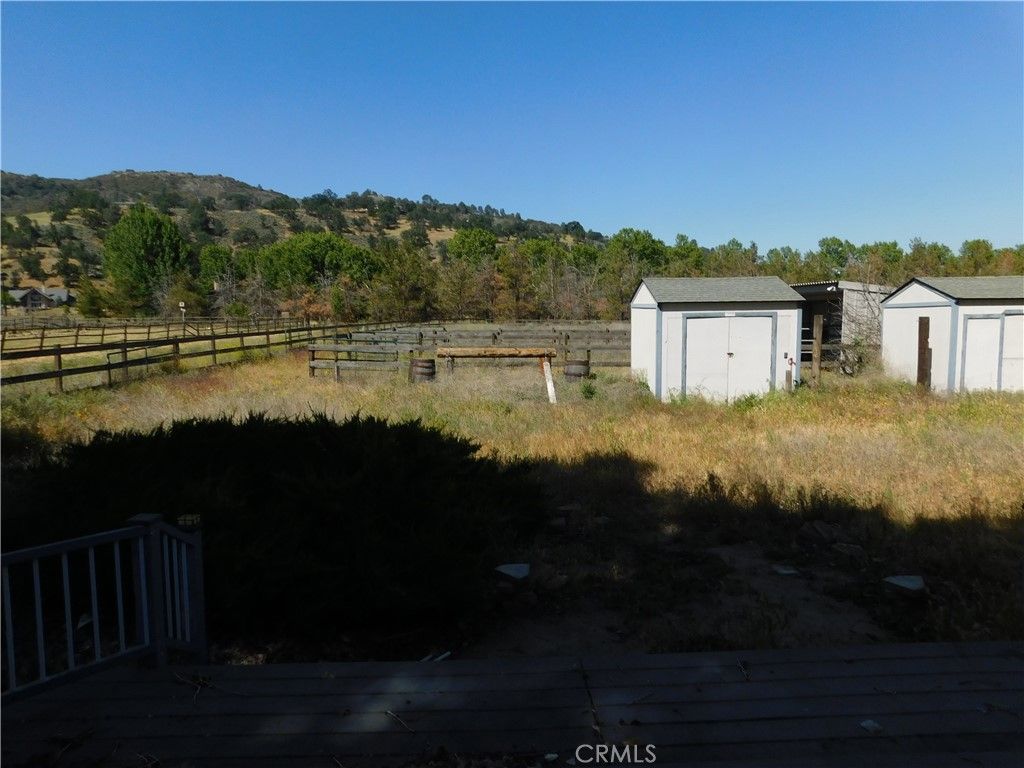 Image 14 of property listing at 23441 Lakeview, Tehachapi, CA 93561