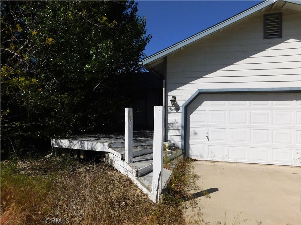 Image 2 of property listing at 23441 Lakeview, Tehachapi, CA 93561