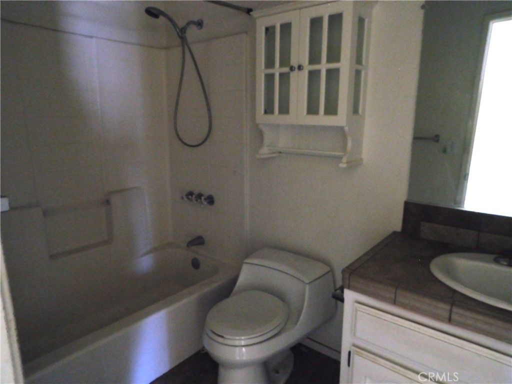 Image 7 of property listing at 23441 Lakeview, Tehachapi, CA 93561