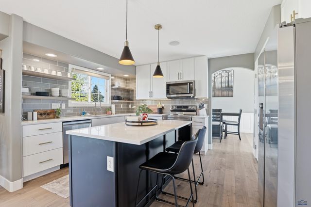 5299 CONIFER LN, Rapid City, SD 57702