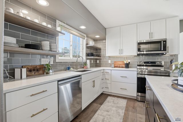 5299 CONIFER LN, Rapid City, SD 57702