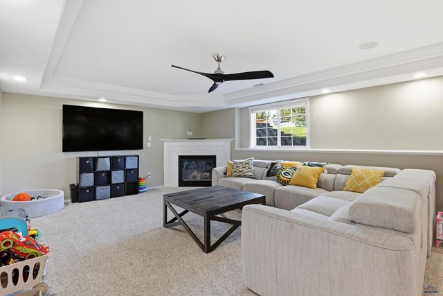 5299 CONIFER LN, Rapid City, SD 57702