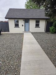 1525 Roslyn Street, Denver, CO 80220