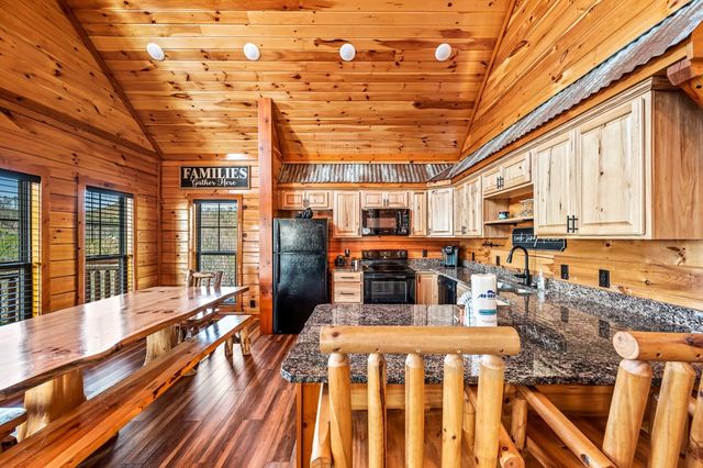 1440 Eagle Cloud Way, Sevierville, TN 37862