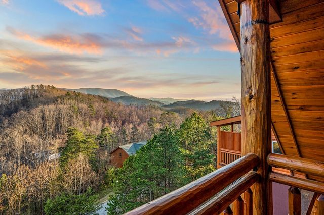 1440 Eagle Cloud Way, Sevierville, TN 37862