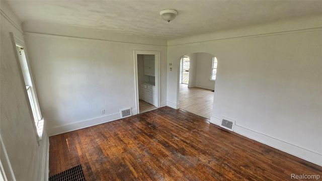 345 W Nevada Street, Highland Park, MI 48203