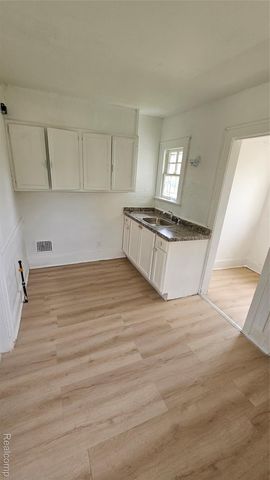 345 W Nevada Street, Highland Park, MI 48203