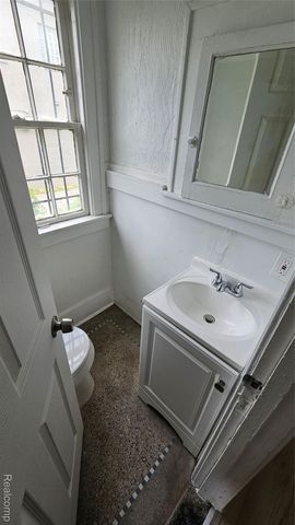 345 W Nevada Street, Highland Park, MI 48203