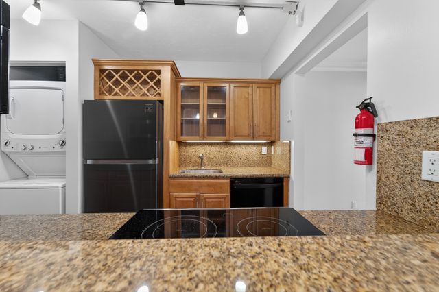 801 Andrews Avenue 9, Delray Beach, FL 33483