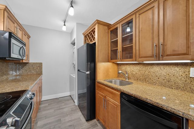 801 Andrews Avenue 9, Delray Beach, FL 33483