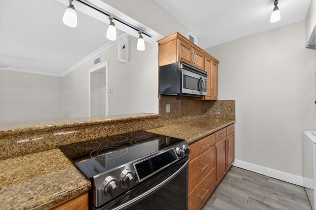 801 Andrews Avenue 9, Delray Beach, FL 33483