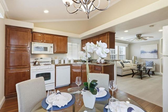 14685 Oka Road, Los Gatos, CA 95032