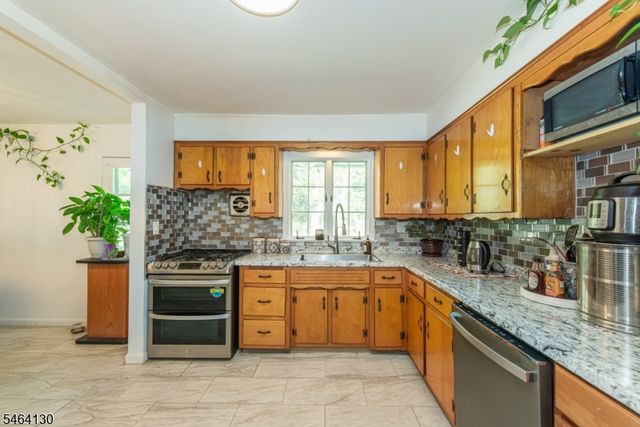25 Sunset Ter, Wayne Twp., NJ 07470