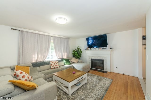 25 Sunset Ter, Wayne Twp., NJ 07470