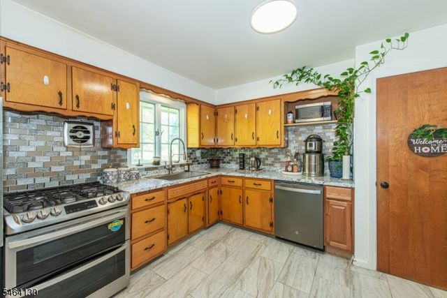 25 Sunset Ter, Wayne Twp., NJ 07470