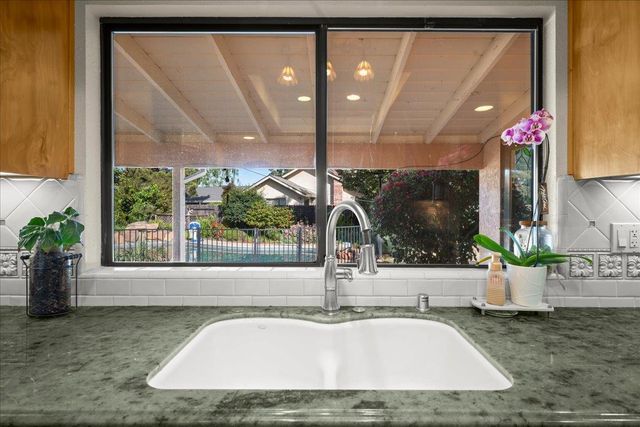 10 Capay Ct, Sacramento, CA 95831