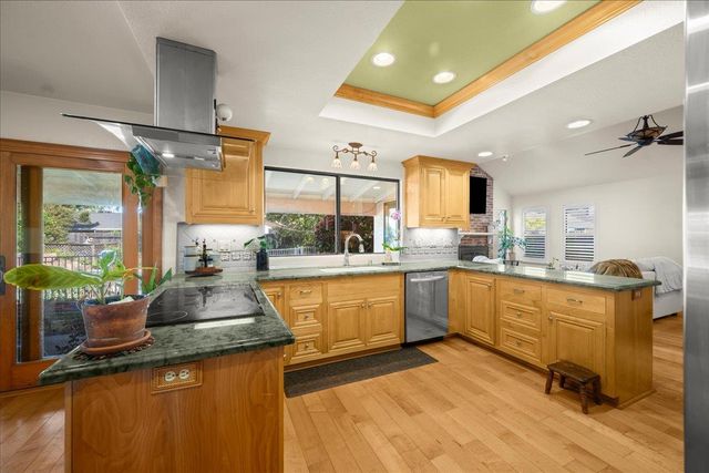 10 Capay Ct, Sacramento, CA 95831