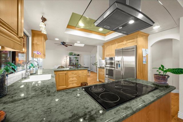 10 Capay Ct, Sacramento, CA 95831